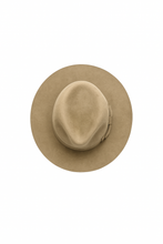 Load image into Gallery viewer, Justine – Camel Wide-Brim Felt Fedora