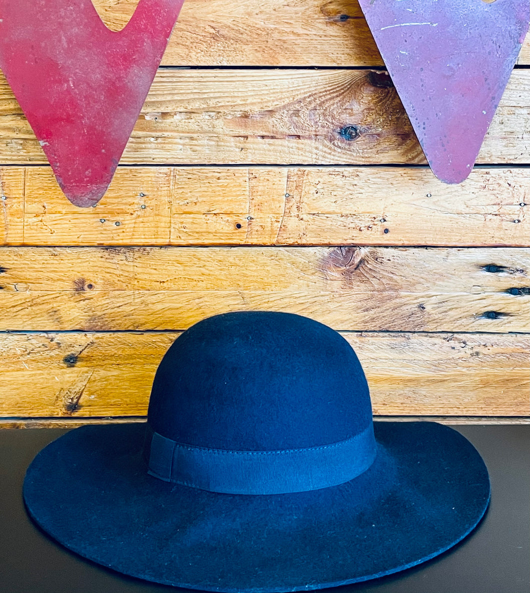 Wool wide brimmed navy